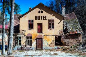Derelict-Hotel